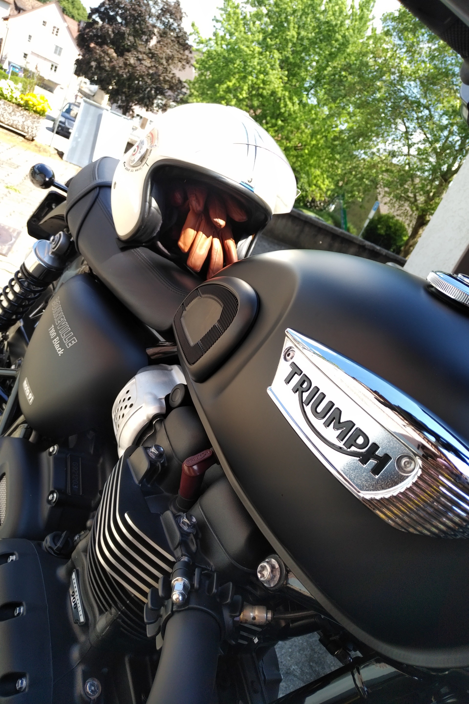 TRIUMPH Bonneville T120 Black-image-3