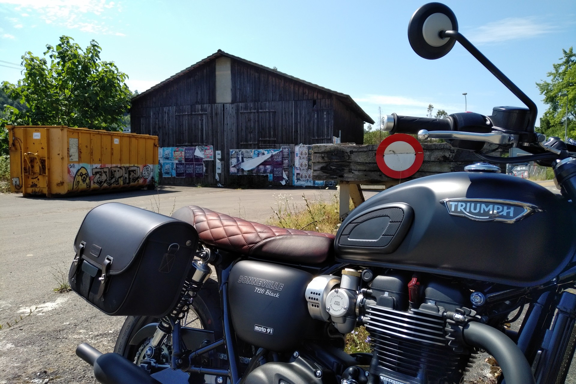 TRIUMPH Bonneville T120 Black-image-1