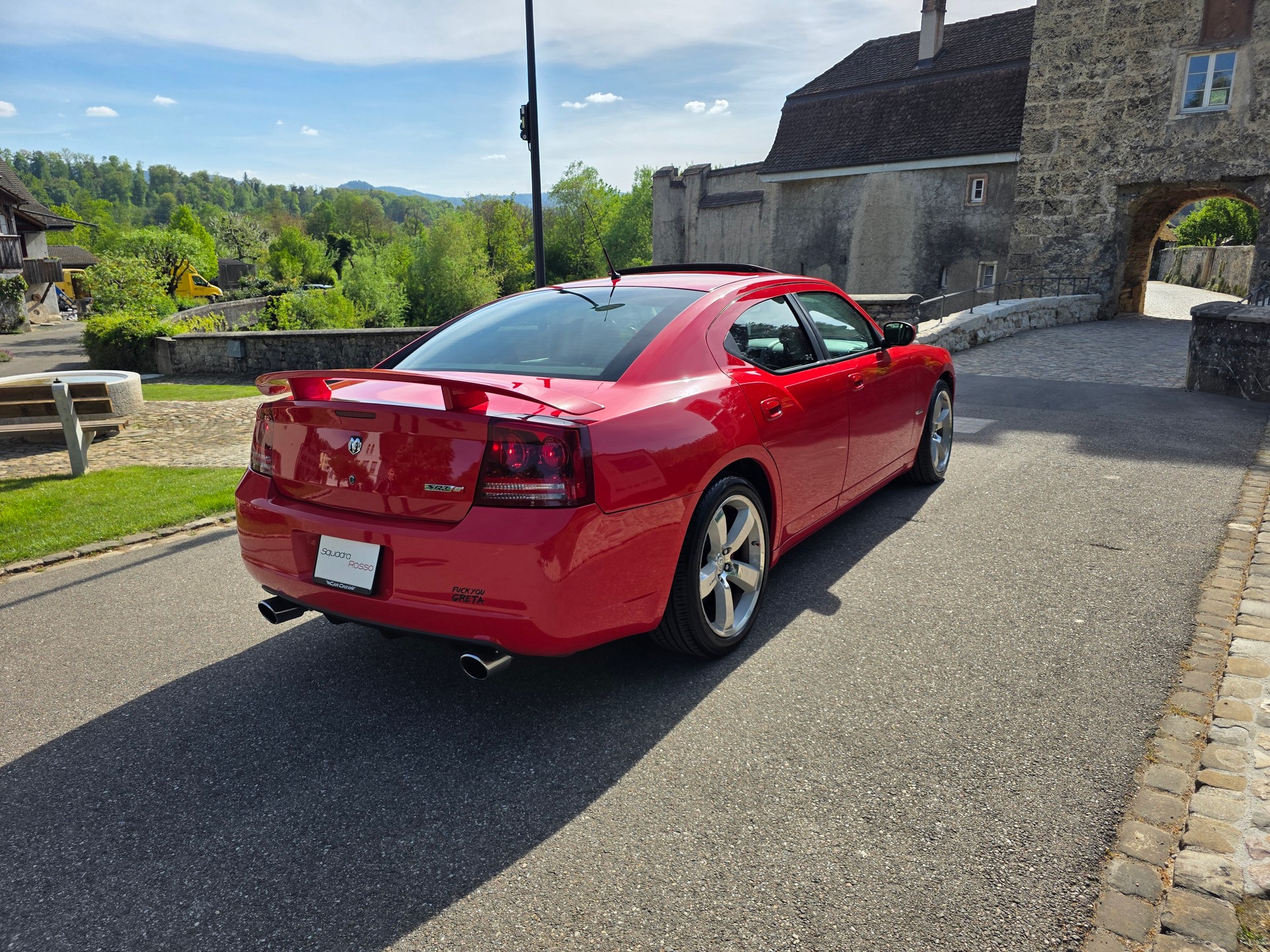 DODGE Charger SRT8-image-5