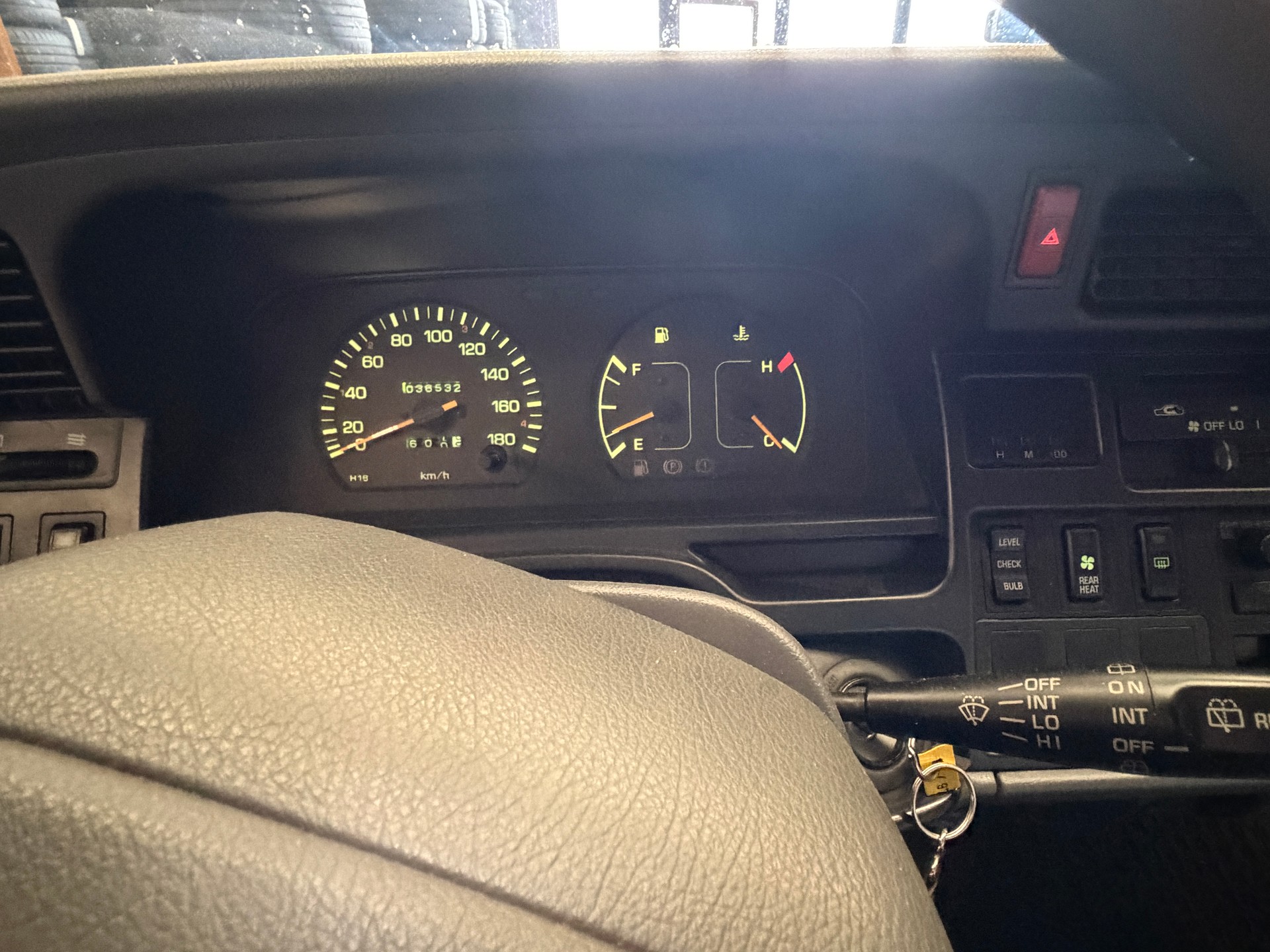 TOYOTA Hiace 2.4 EFI 4x2 Wagon-image-6