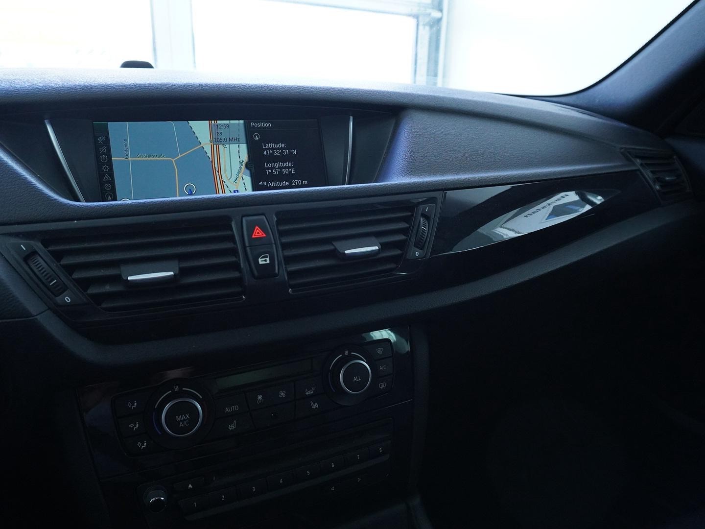 BMW X1 xDrive 25d Sport Line Steptronic-image-6
