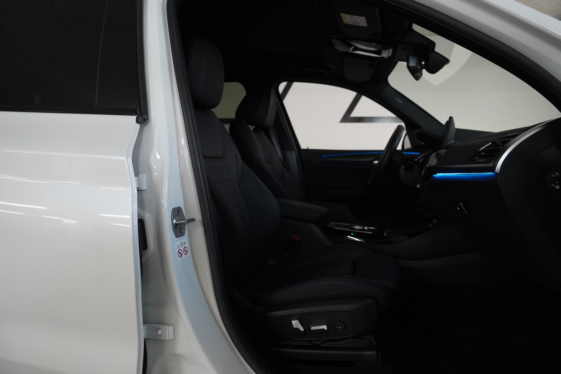 BMW iX3 Impressive-image-14