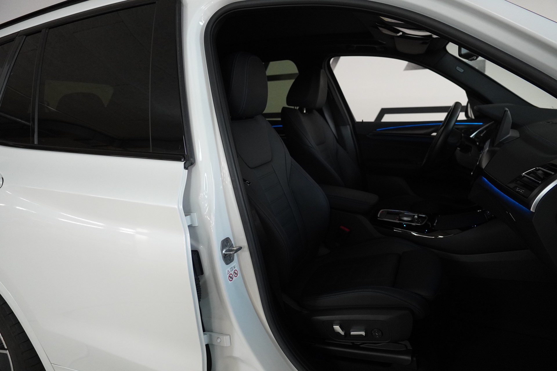 BMW iX3 Impressive-image-15