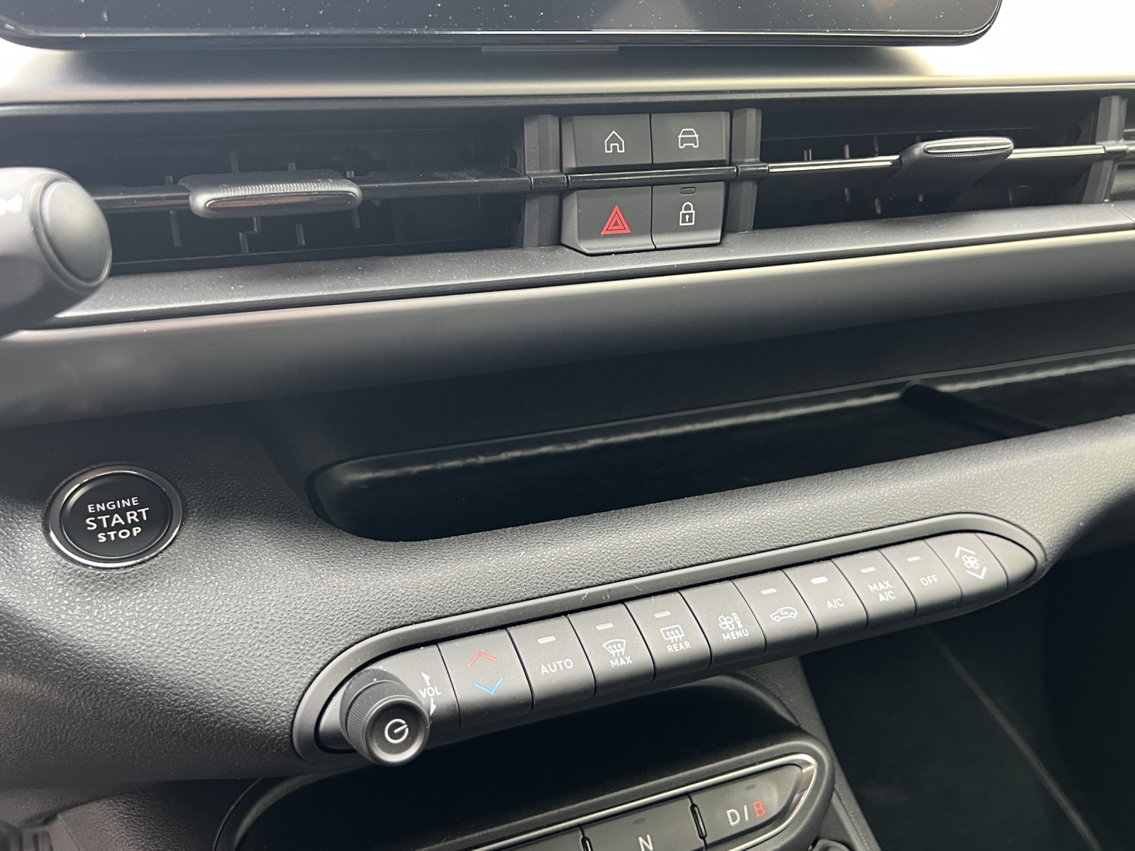 JEEP Avenger Summit-image-9