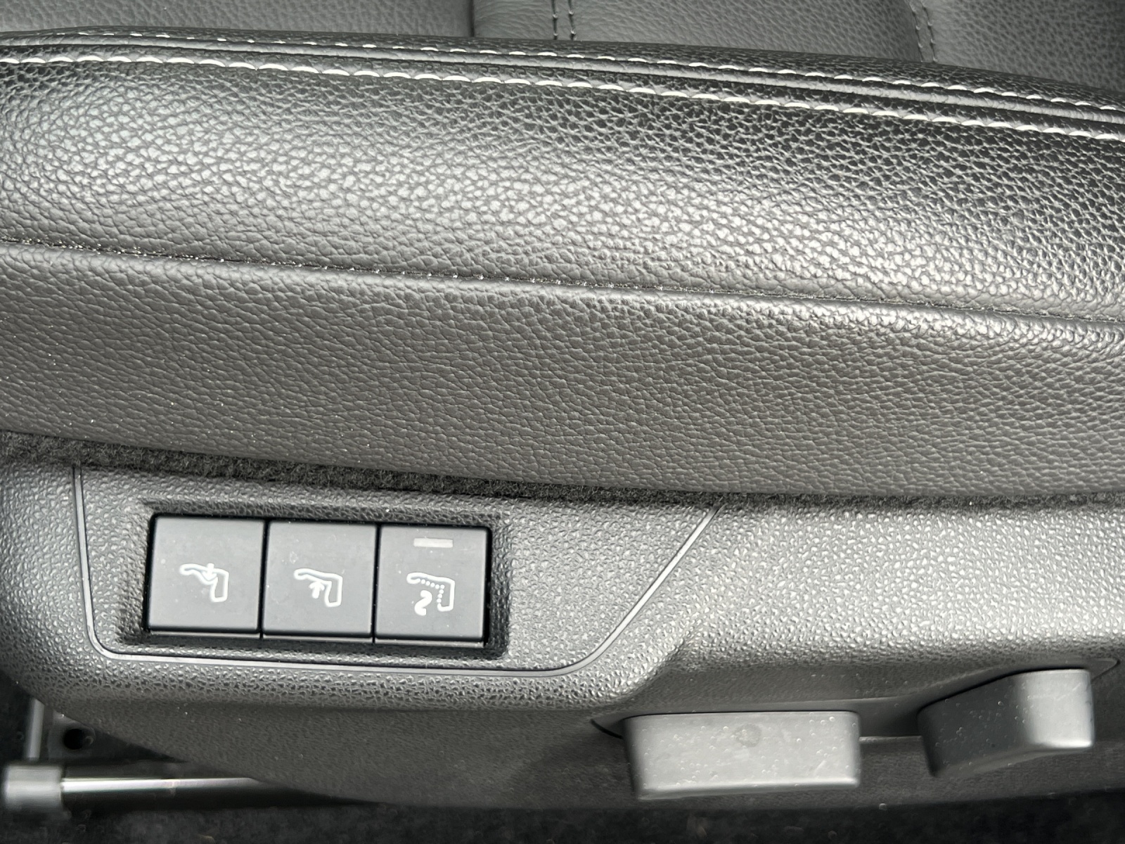 JEEP Avenger Summit-image-13