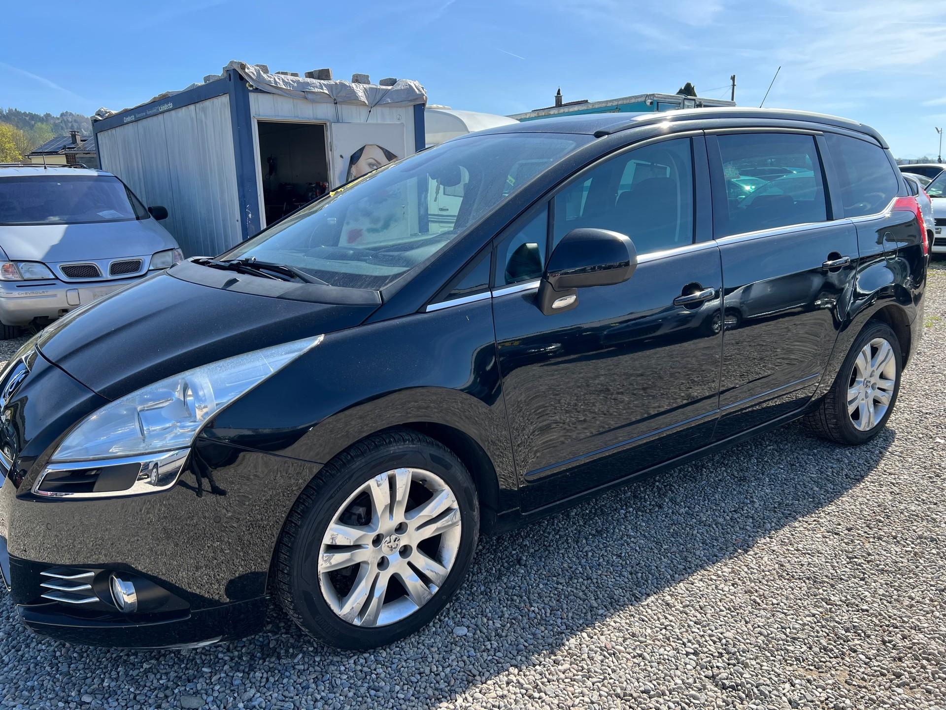 PEUGEOT 5008 1.6 HDI Sport-image-1