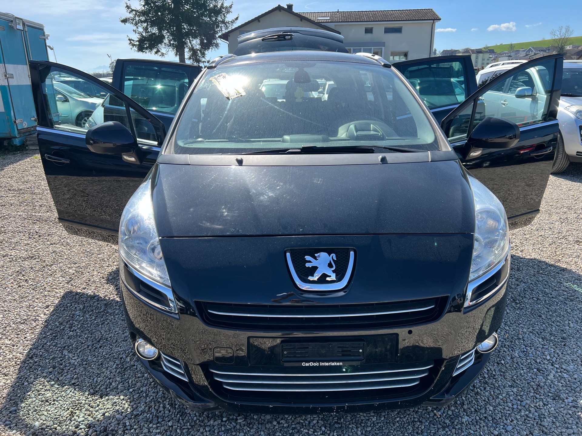 PEUGEOT 5008 1.6 HDI Sport-image-6