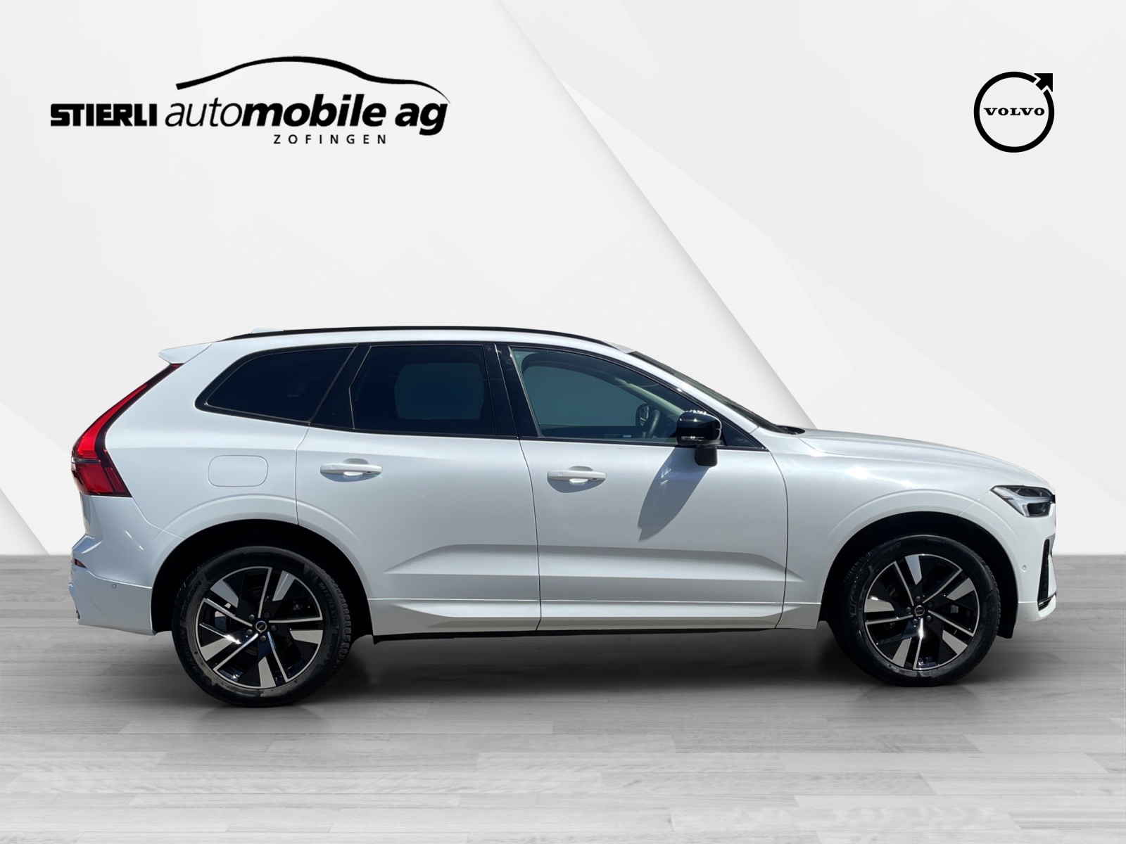 VOLVO XC60 2.0 B5 MH Plus Dark AWD-image-3