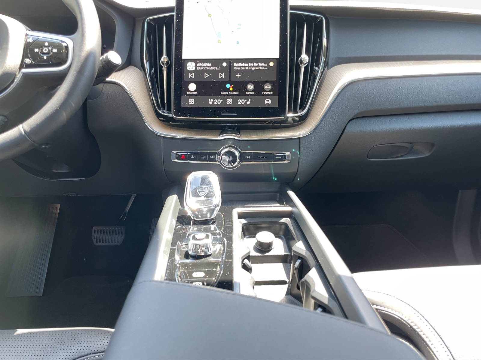 VOLVO XC60 2.0 B5 MH Plus Dark AWD-image-16