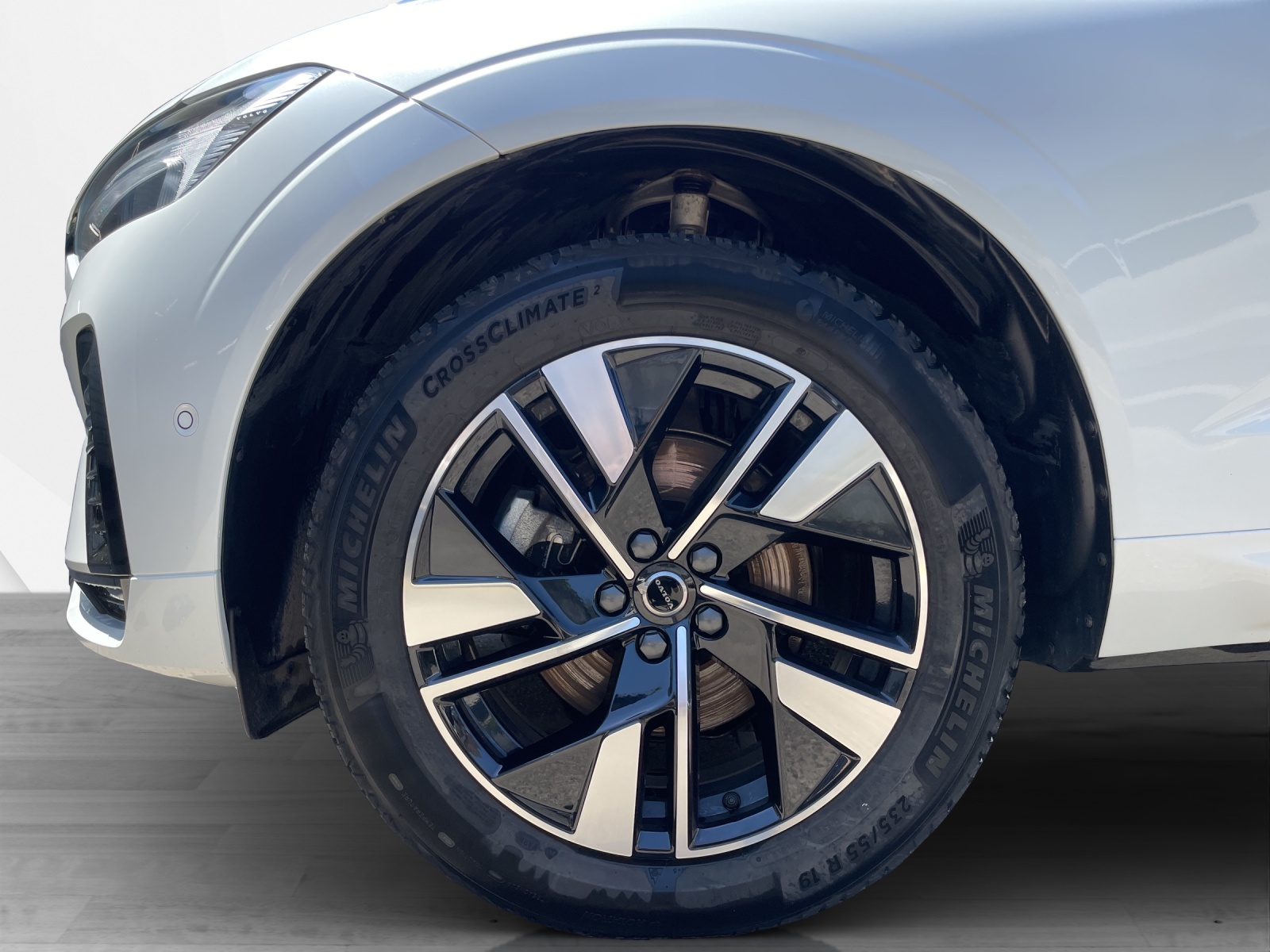 VOLVO XC60 2.0 B5 MH Plus Dark AWD-image-8