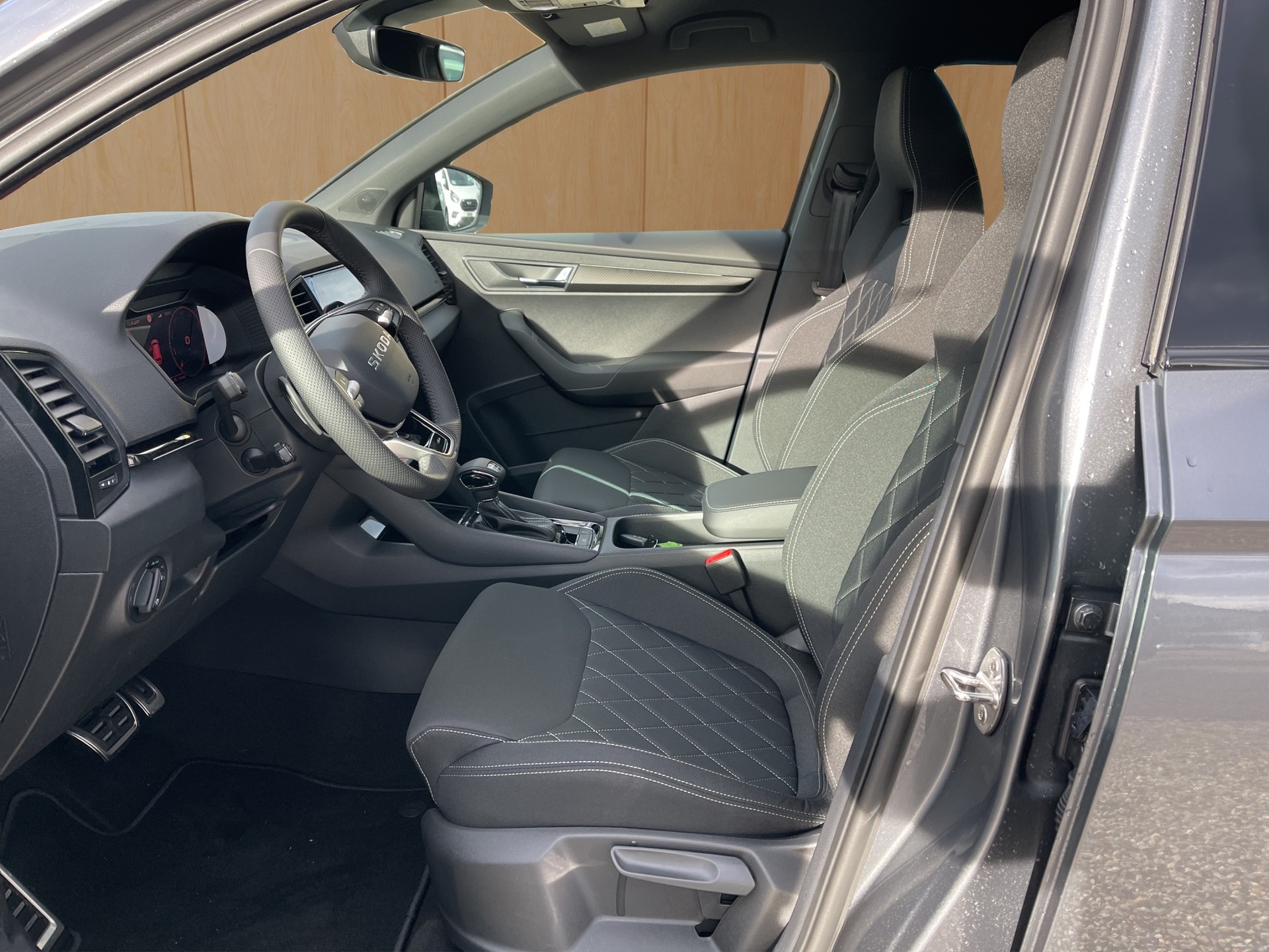 SKODA Karoq 2.0 TSI SportLine 4x4 DSG-image-6