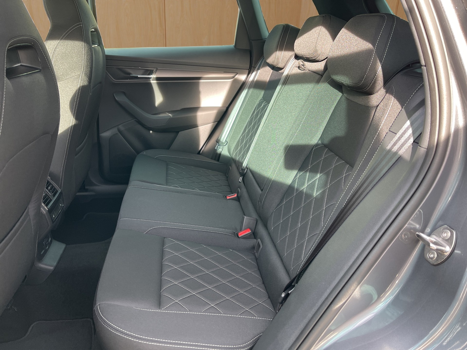 SKODA Karoq 2.0 TSI SportLine 4x4 DSG-image-8