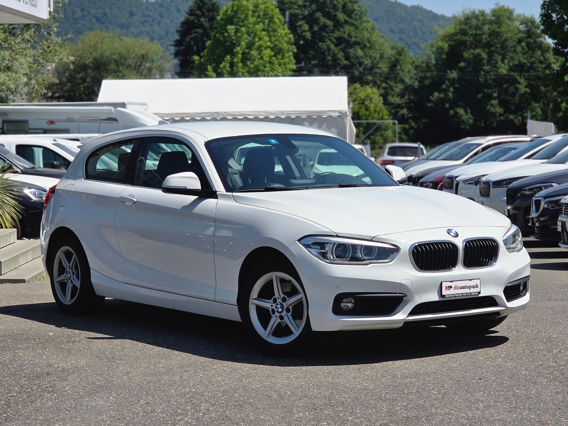 BMW 120d Steptronic * Frisch ab MFK & Service *-showroom-element-2