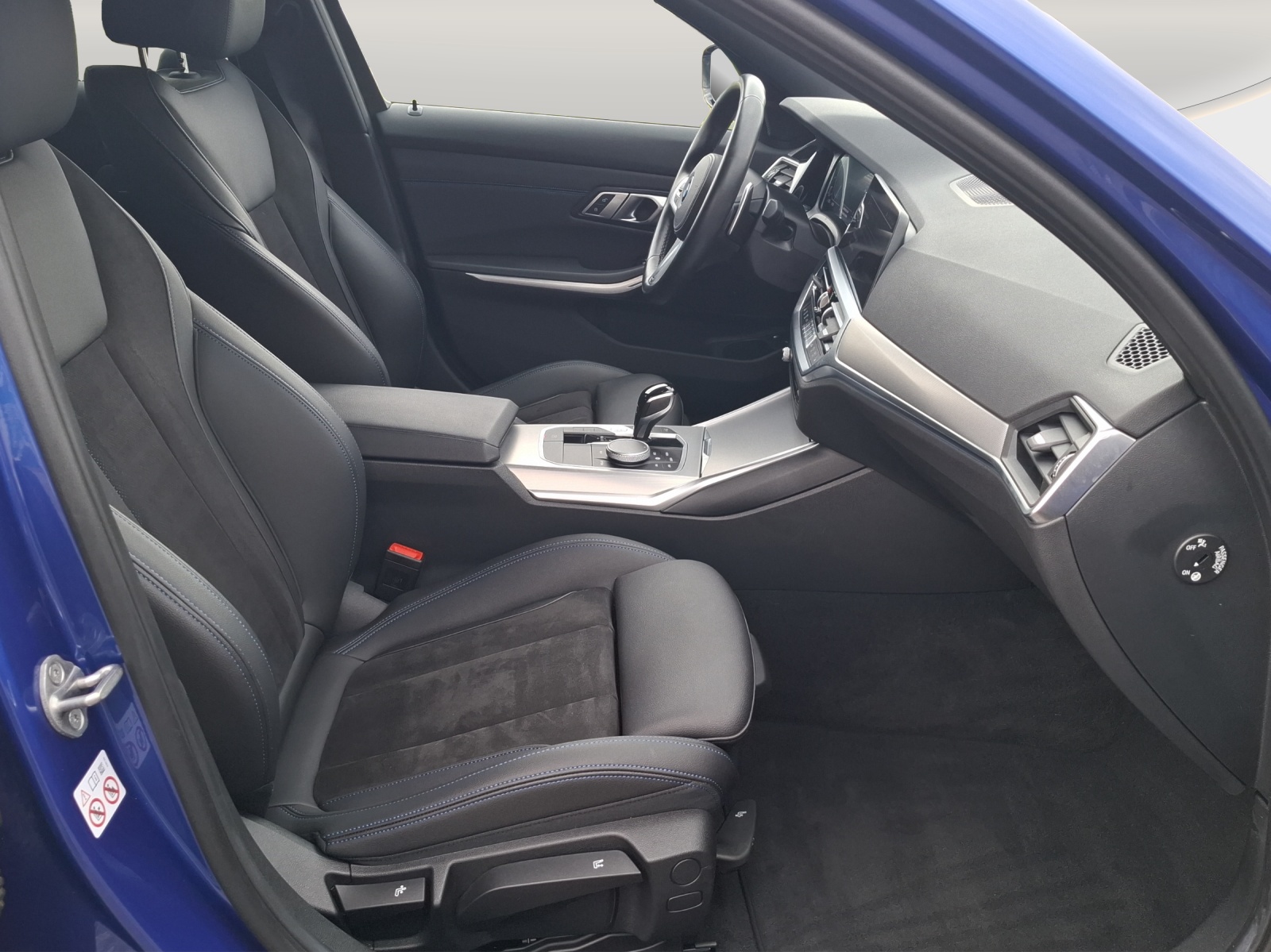 BMW 320e Touring M Sport Steptronic // Anhängerkupplung // 8-fach Aluminiumbereift-image-9