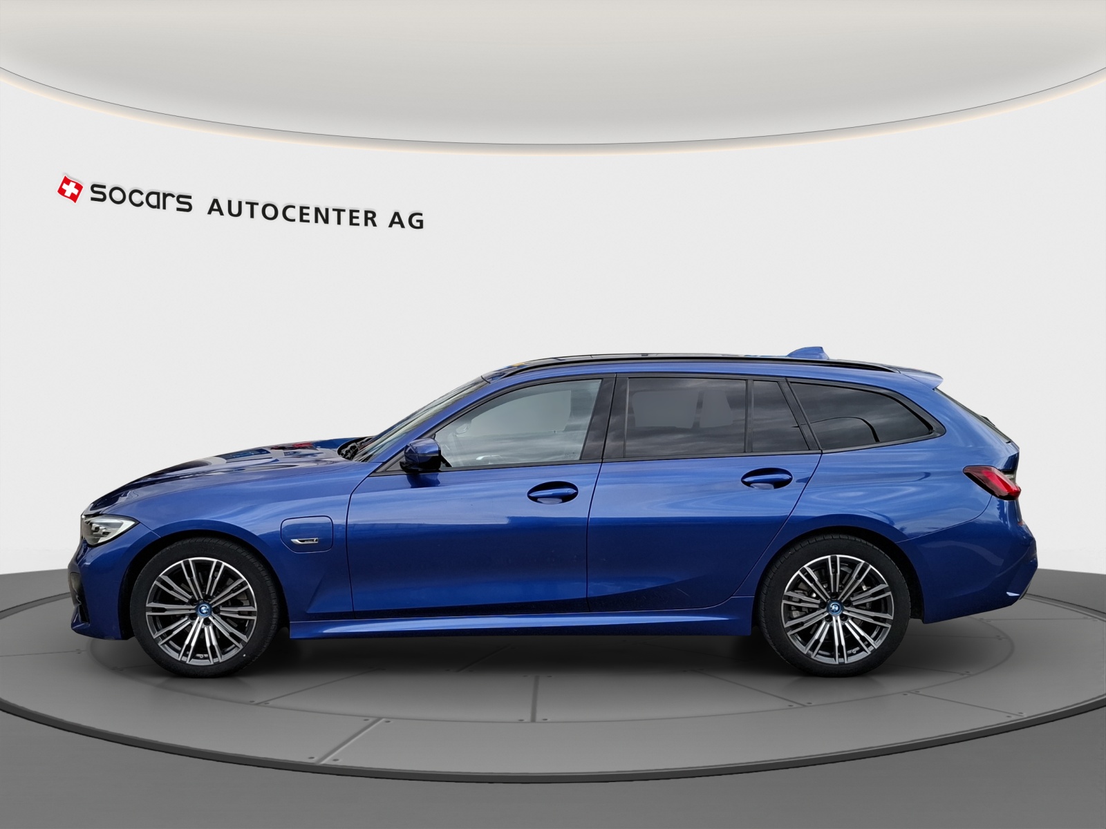 BMW 320e Touring M Sport Steptronic // Anhängerkupplung // 8-fach Aluminiumbereift-image-5