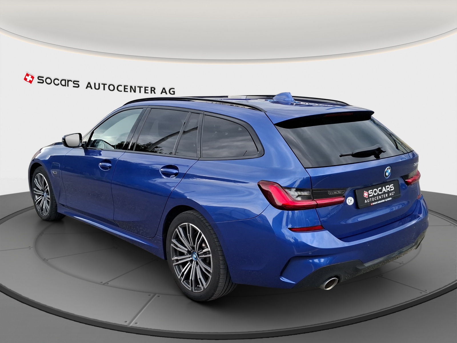 BMW 320e Touring M Sport Steptronic // Anhängerkupplung // 8-fach Aluminiumbereift-image-4