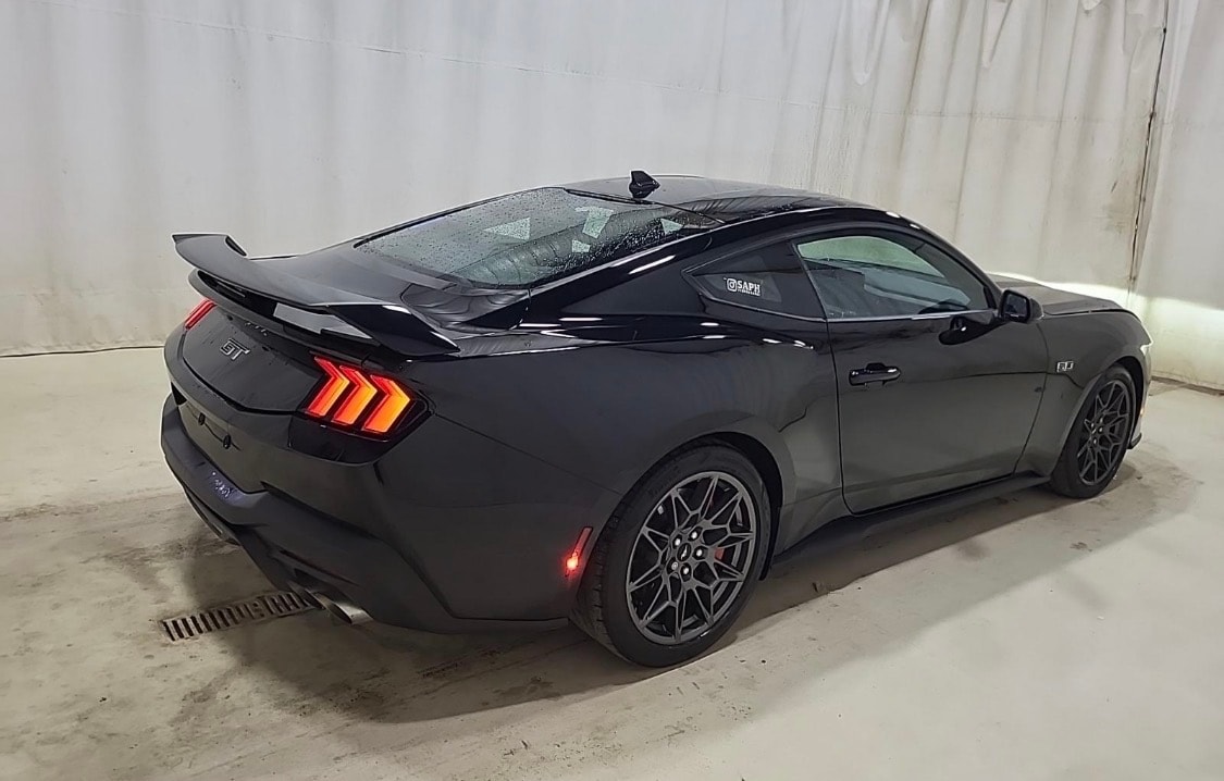 FORD Mustang Fastback 5.0 V8 GT Automat Canada-showroom-element-1
