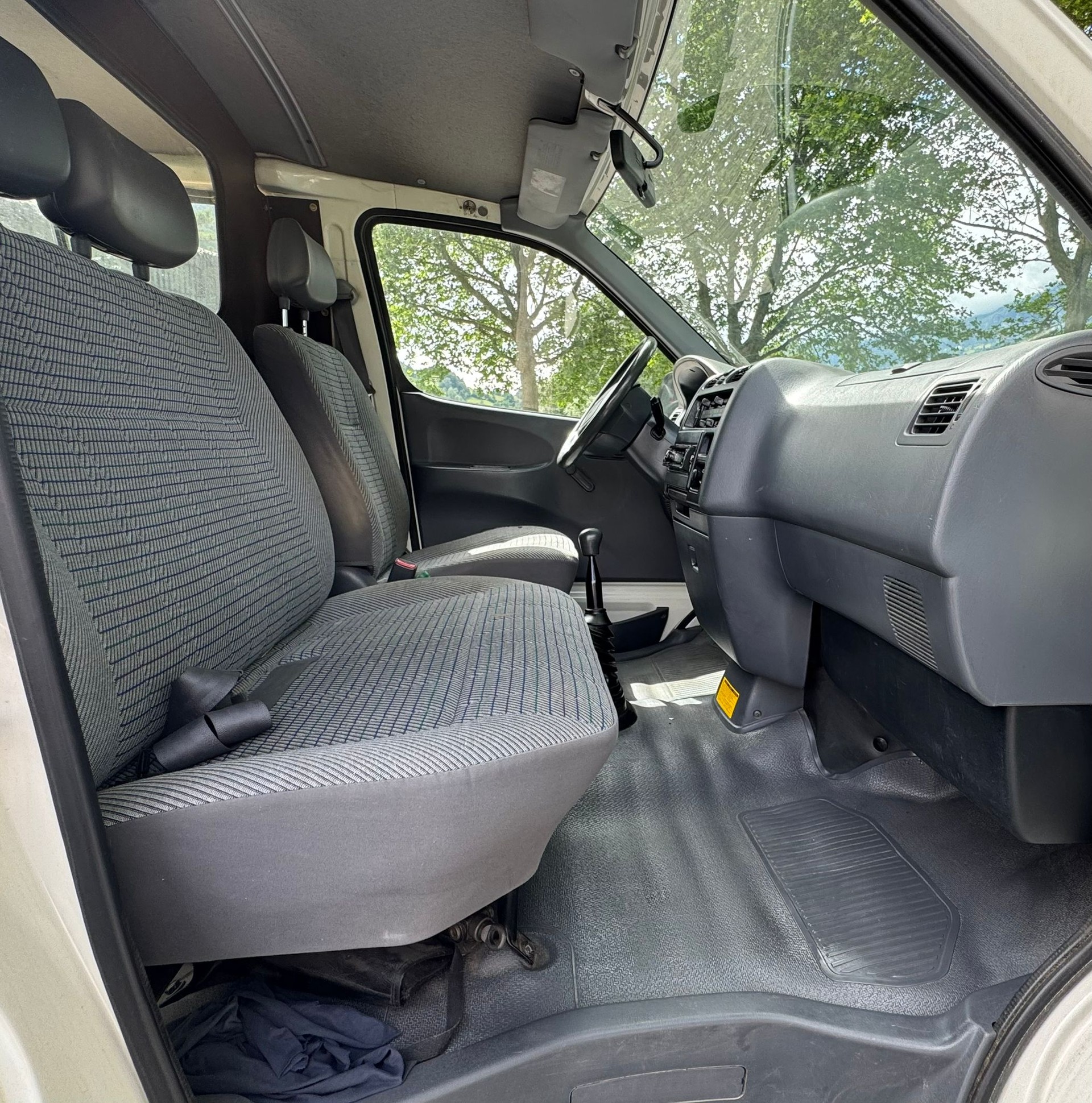 TOYOTA Hiace 2.4 Van 4x4 LWB-image-12