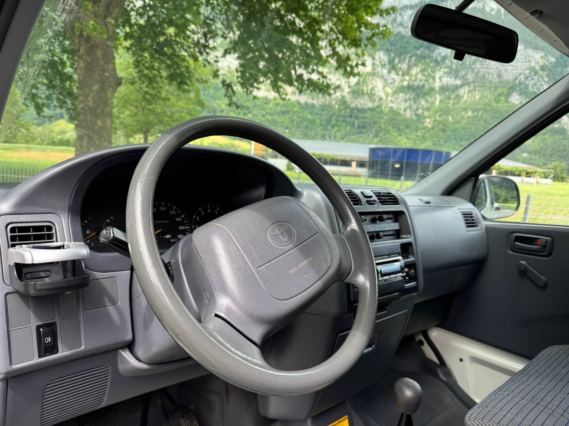 TOYOTA Hiace 2.4 Van 4x4 LWB-image-14