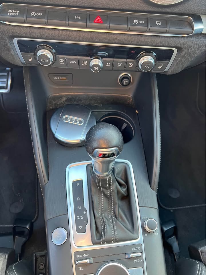 AUDI A3 Sportback 35 TFSI Sport S-tronic-image-10
