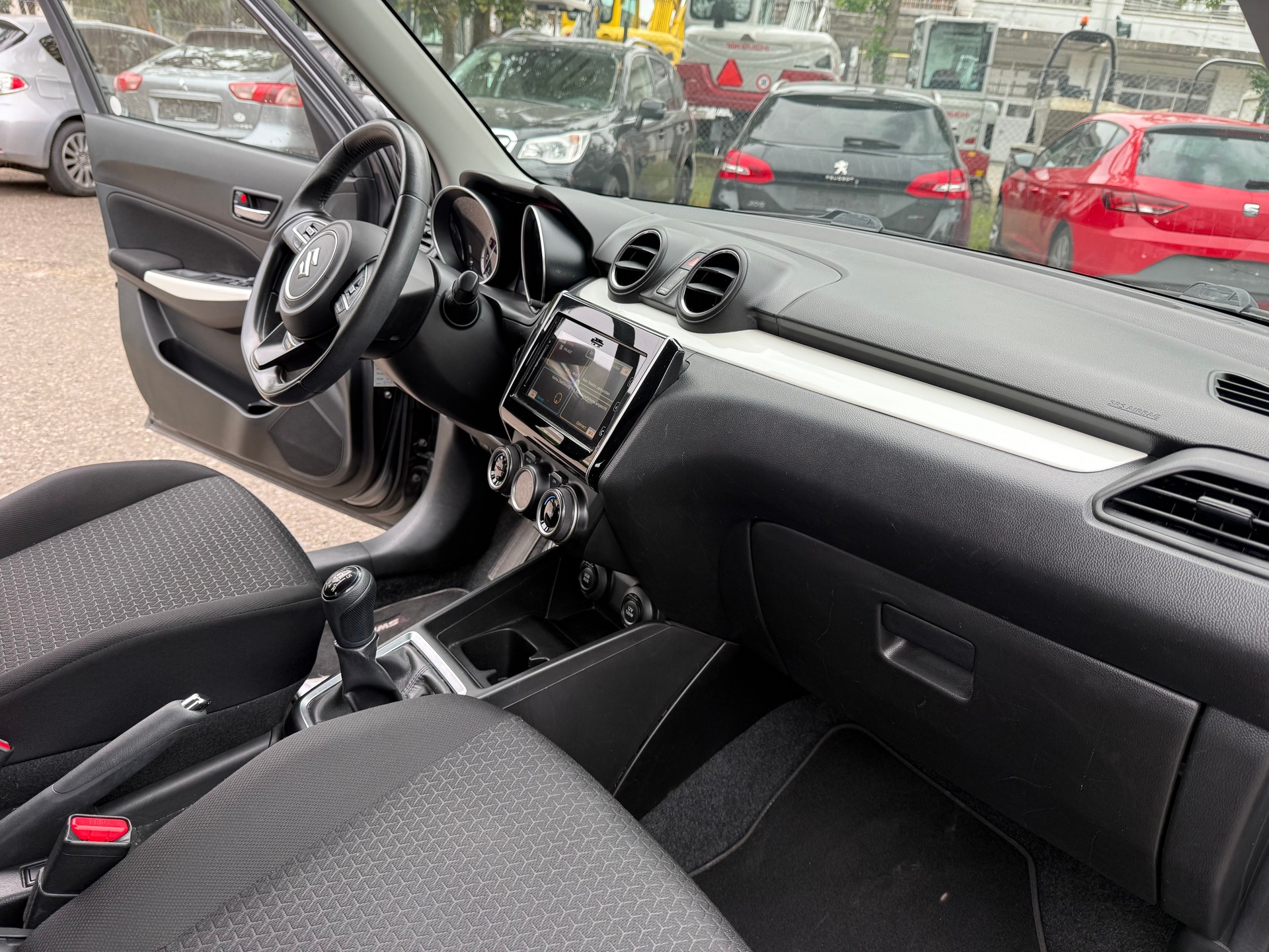 SUZUKI Swift 1.0 12V SHVS Tradizio Top Hybrid-image-6