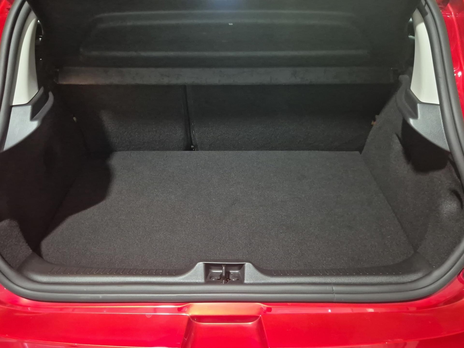 RENAULT Clio 0.9 12V Intens-image-15