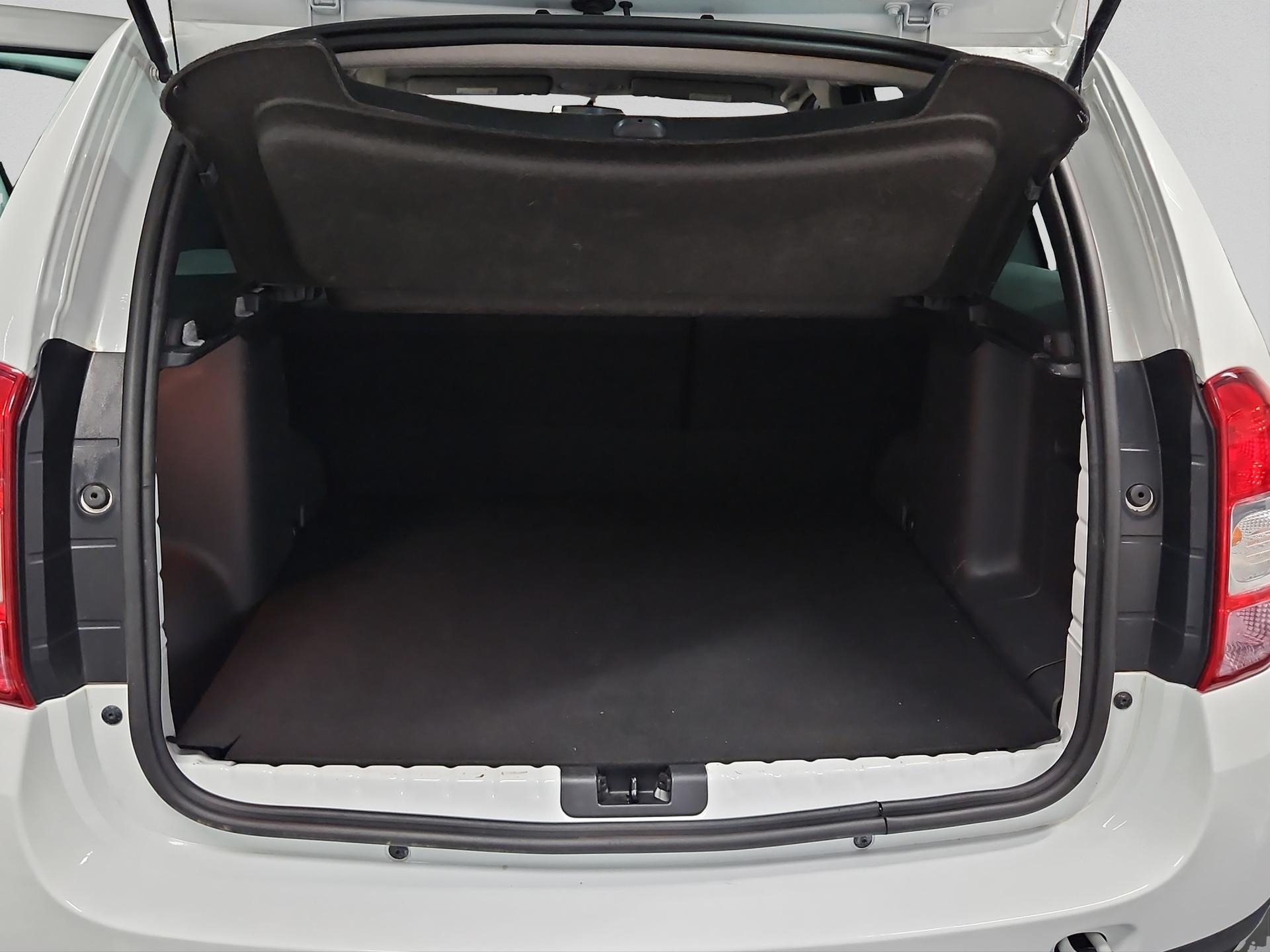 DACIA Duster 1.5 dCi Lauréate 4x4-image-14