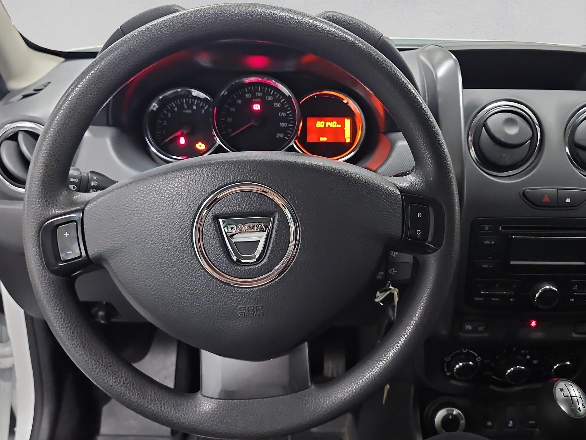 DACIA Duster 1.5 dCi Lauréate 4x4-image-9