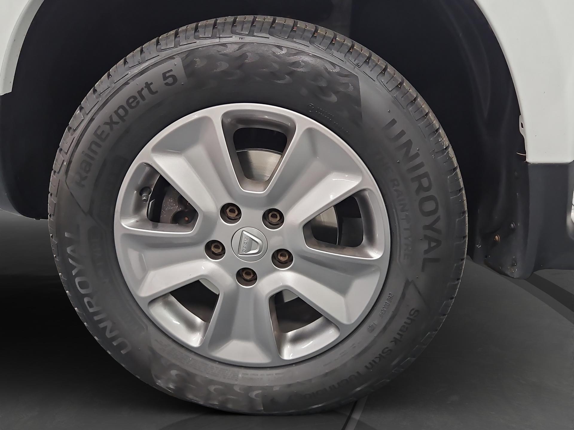 DACIA Duster 1.5 dCi Lauréate 4x4-image-22