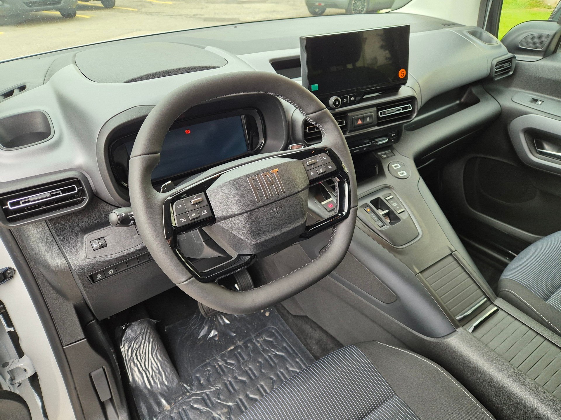 FIAT Qubo L 1.5 D La Prima 7-Sitzer-image-9