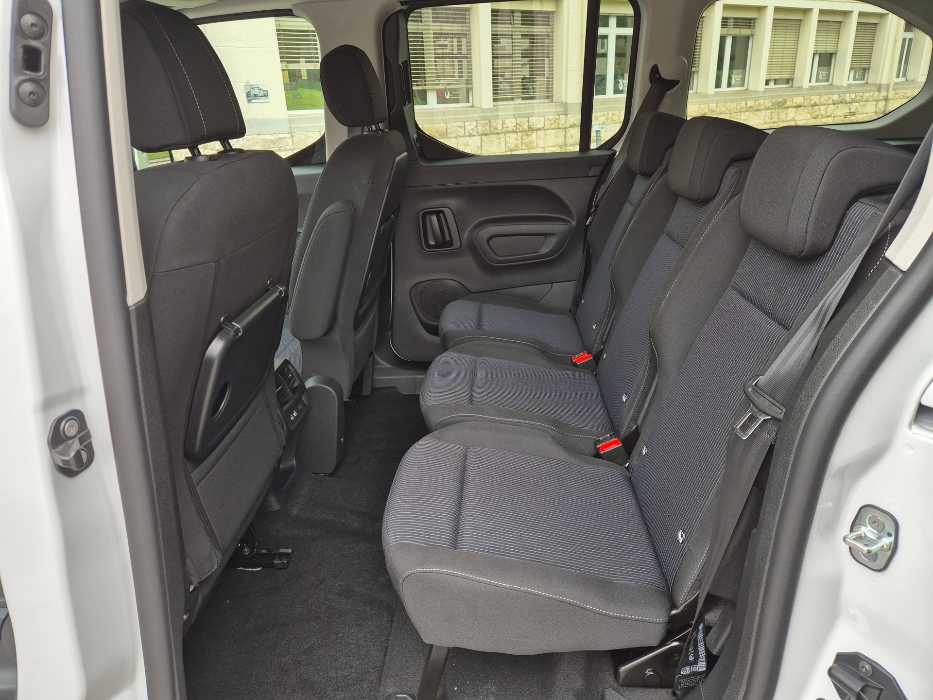 FIAT Qubo L 1.5 D La Prima 7-Sitzer-image-10