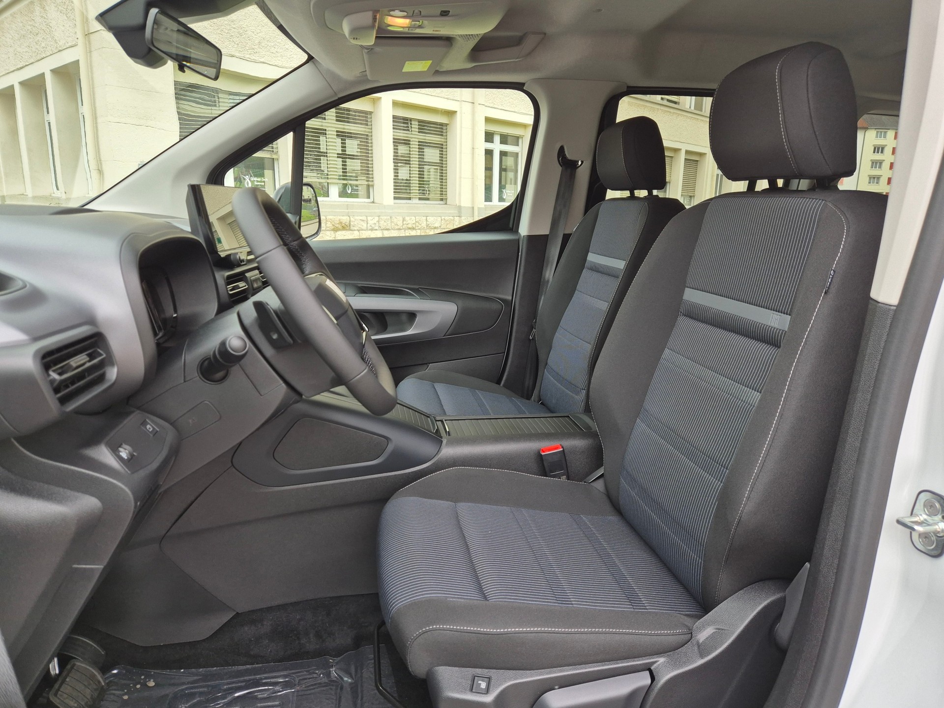 FIAT Qubo L 1.5 D La Prima 7-Sitzer-image-7
