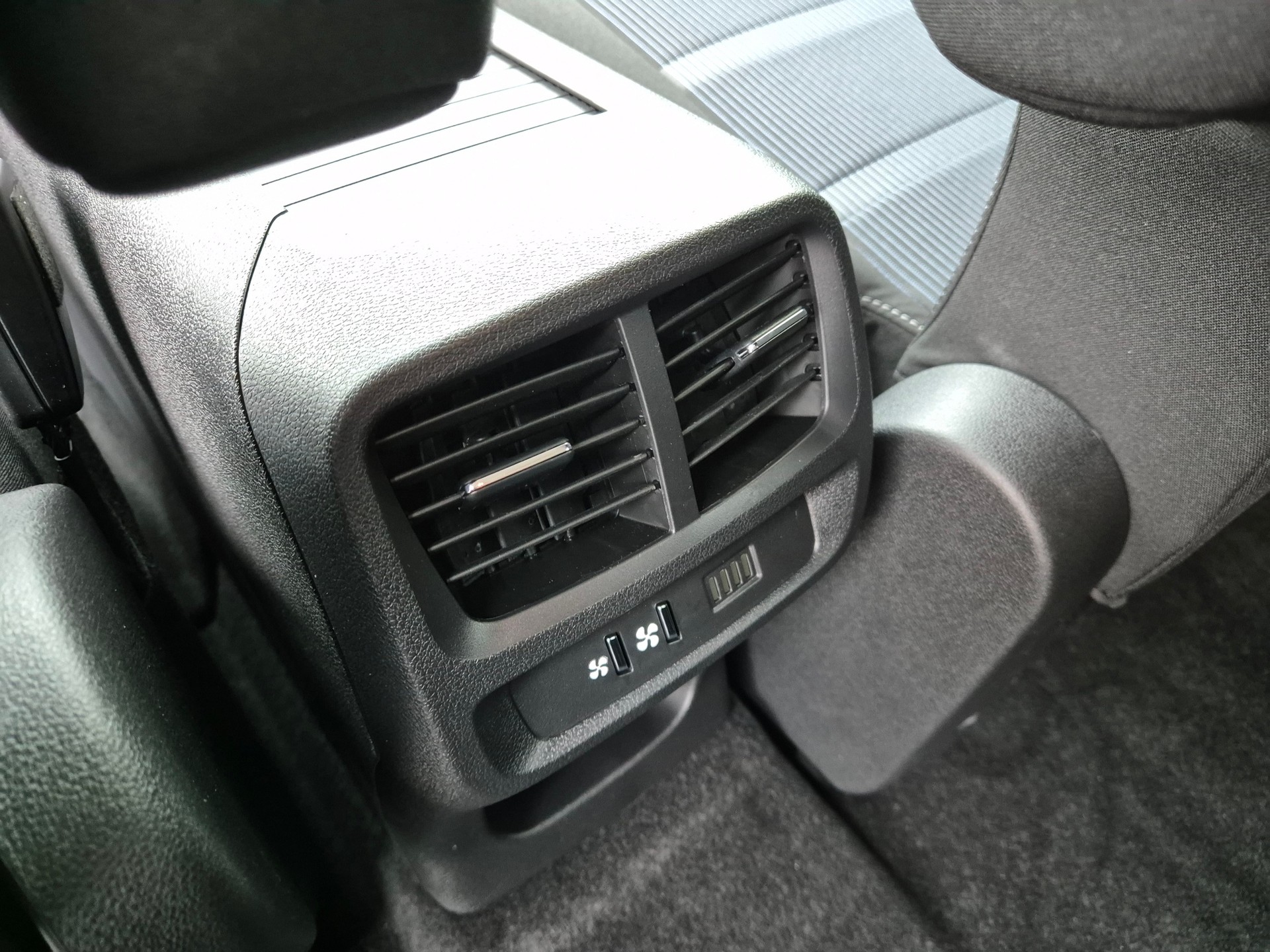 FIAT Qubo L 1.5 D La Prima 7-Sitzer-image-11