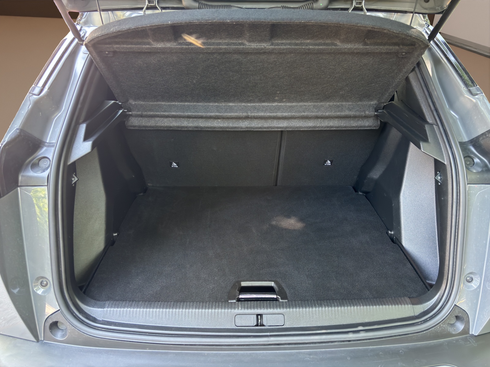 PEUGEOT 2008 1.2 145 MHEV GT-image-9
