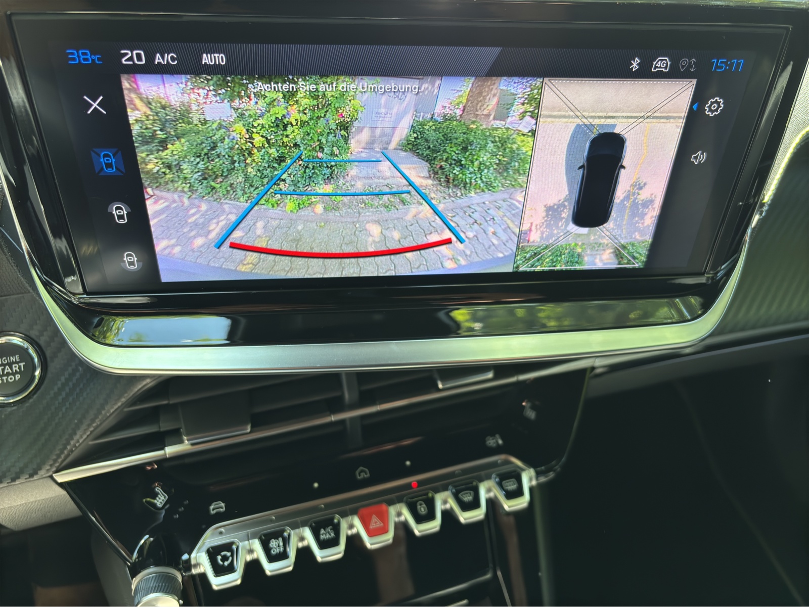PEUGEOT 2008 1.2 145 MHEV GT-image-11