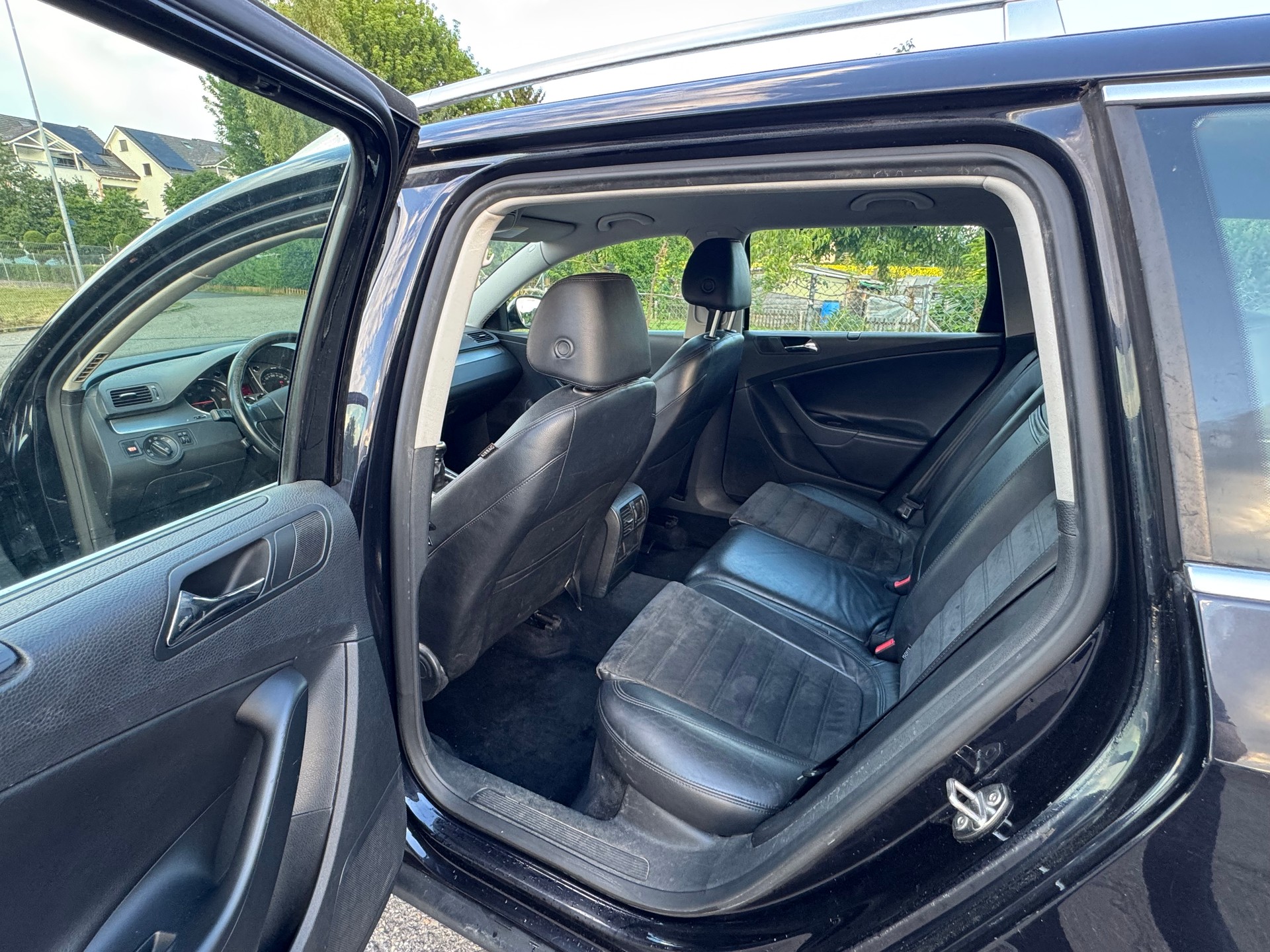VW Passat Variant 2.0 TDI Trendline-image-14