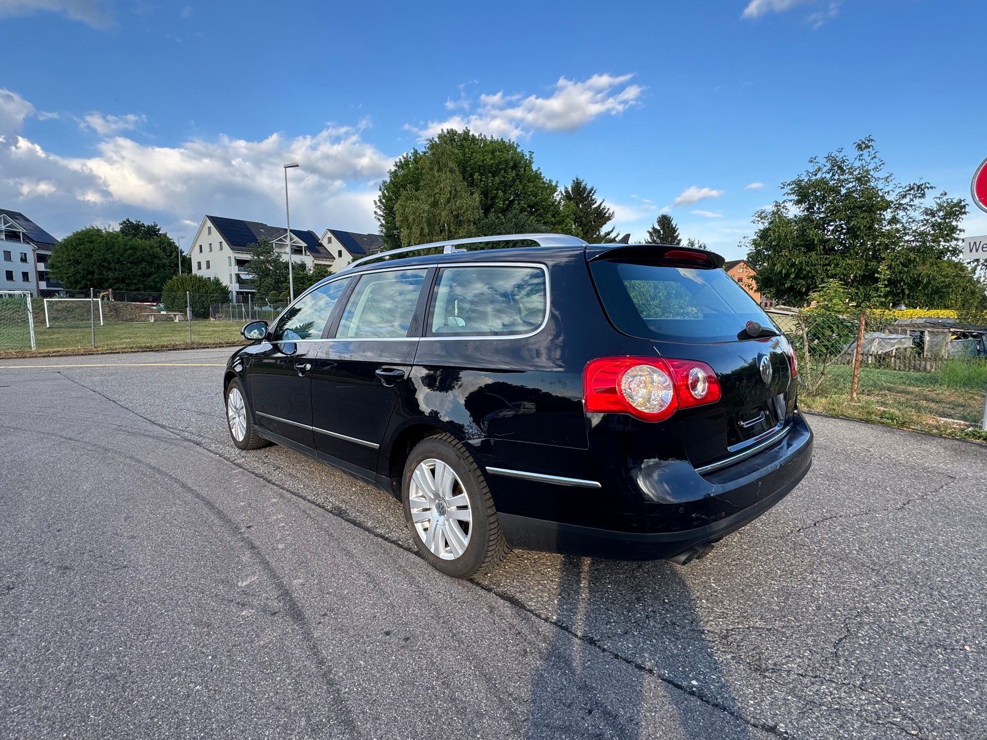 VW Passat Variant 2.0 TDI Trendline-image-4