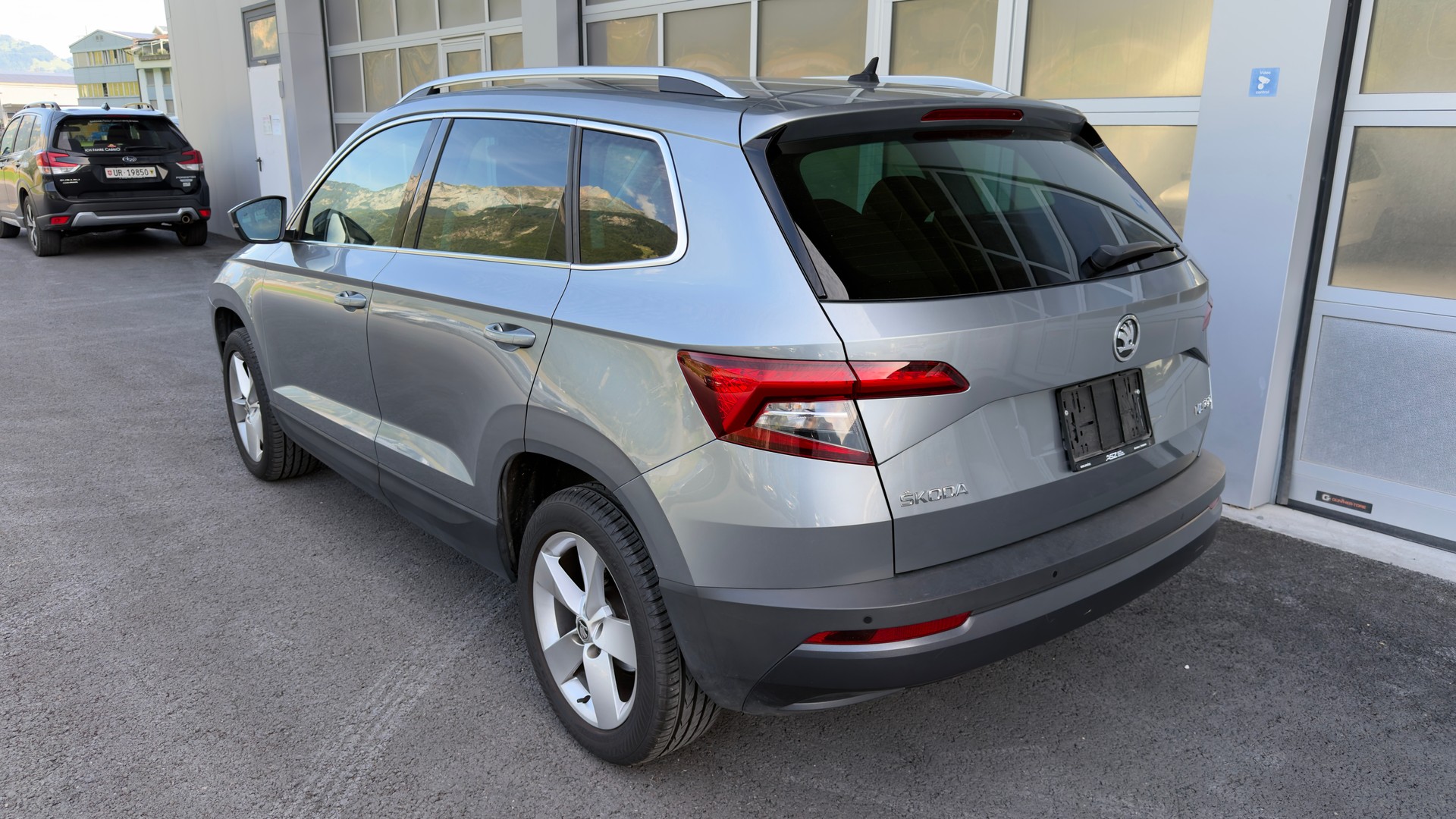 SKODA Karoq 1.6 TDI Smile DSG-image-1