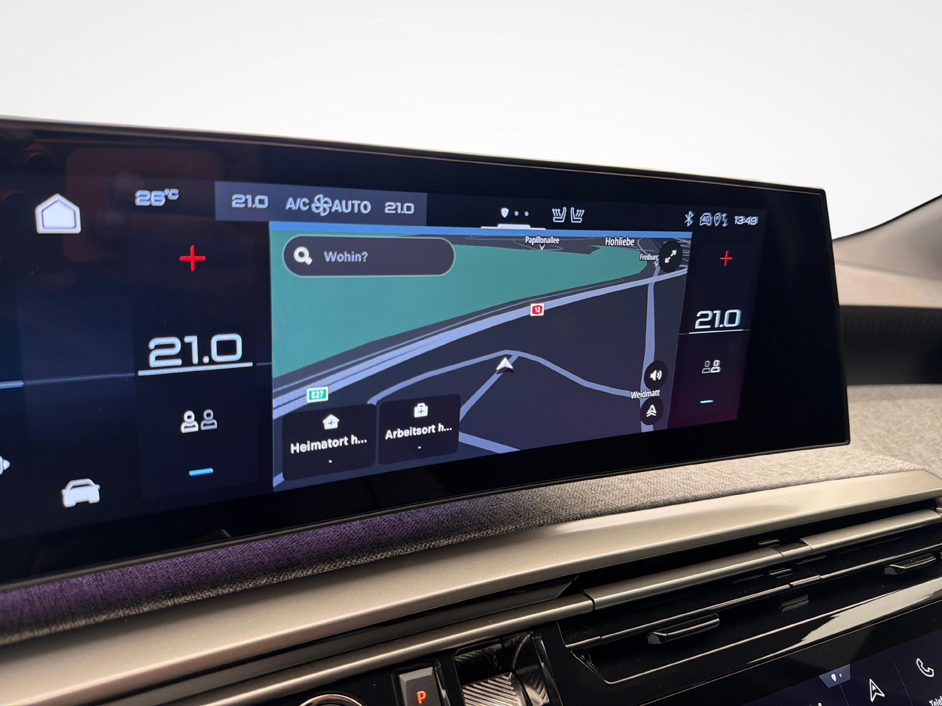 PEUGEOT 3008 1.2 Hybrid Allure-image-15