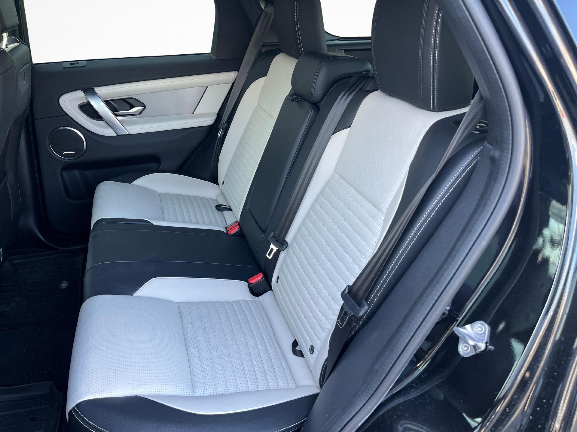 LAND ROVER Discovery Sport 1.5 T 270e Dynamic SE-image-10