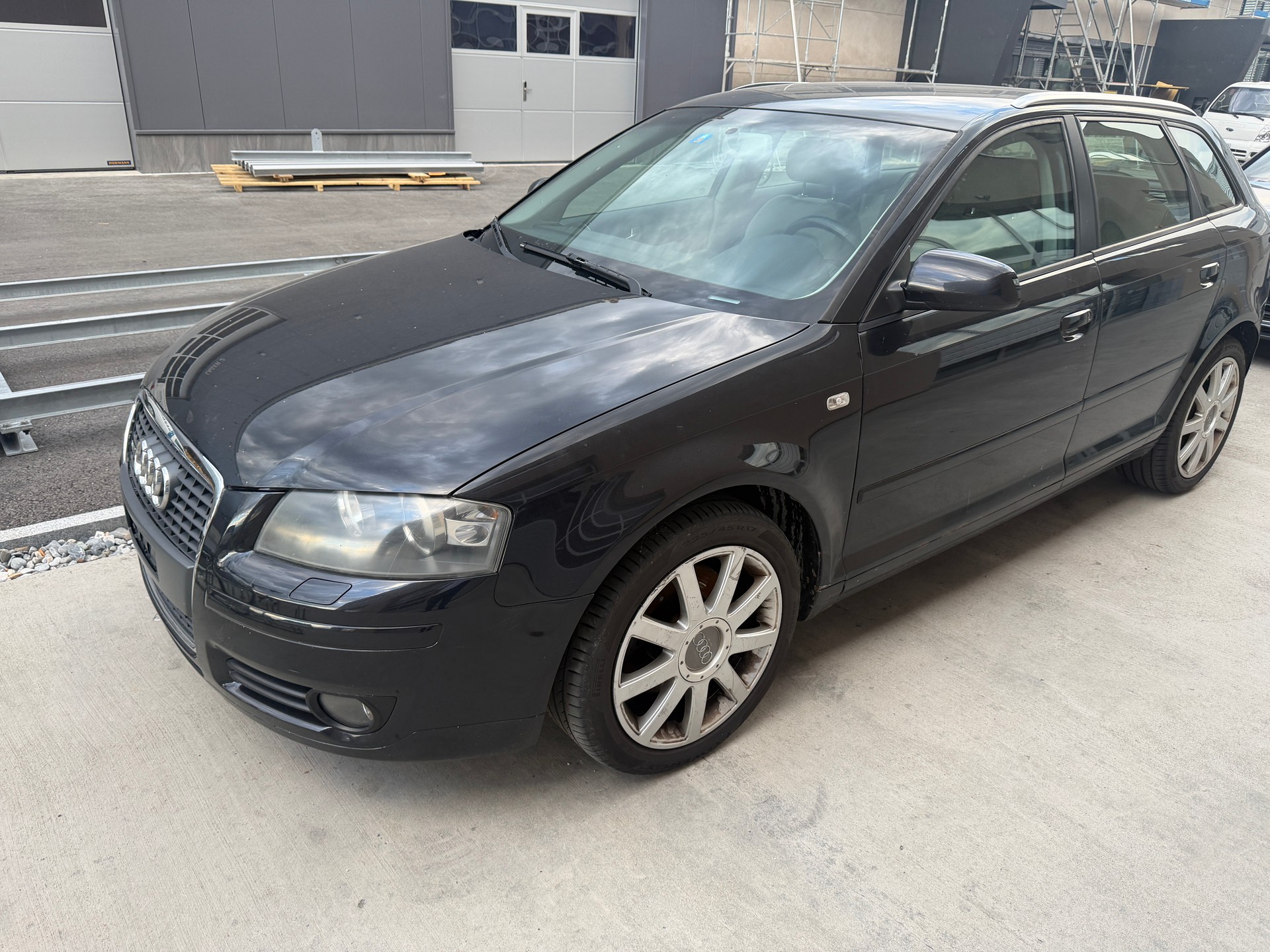 AUDI A3 Sportback 2.0 Turbo FSI Ambition quattro-image-1