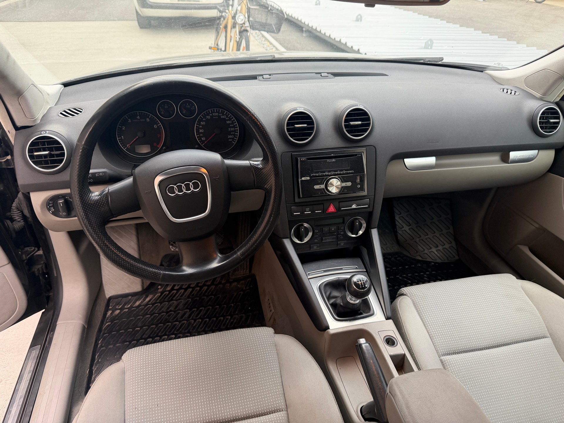 AUDI A3 Sportback 2.0 Turbo FSI Ambition quattro-image-8