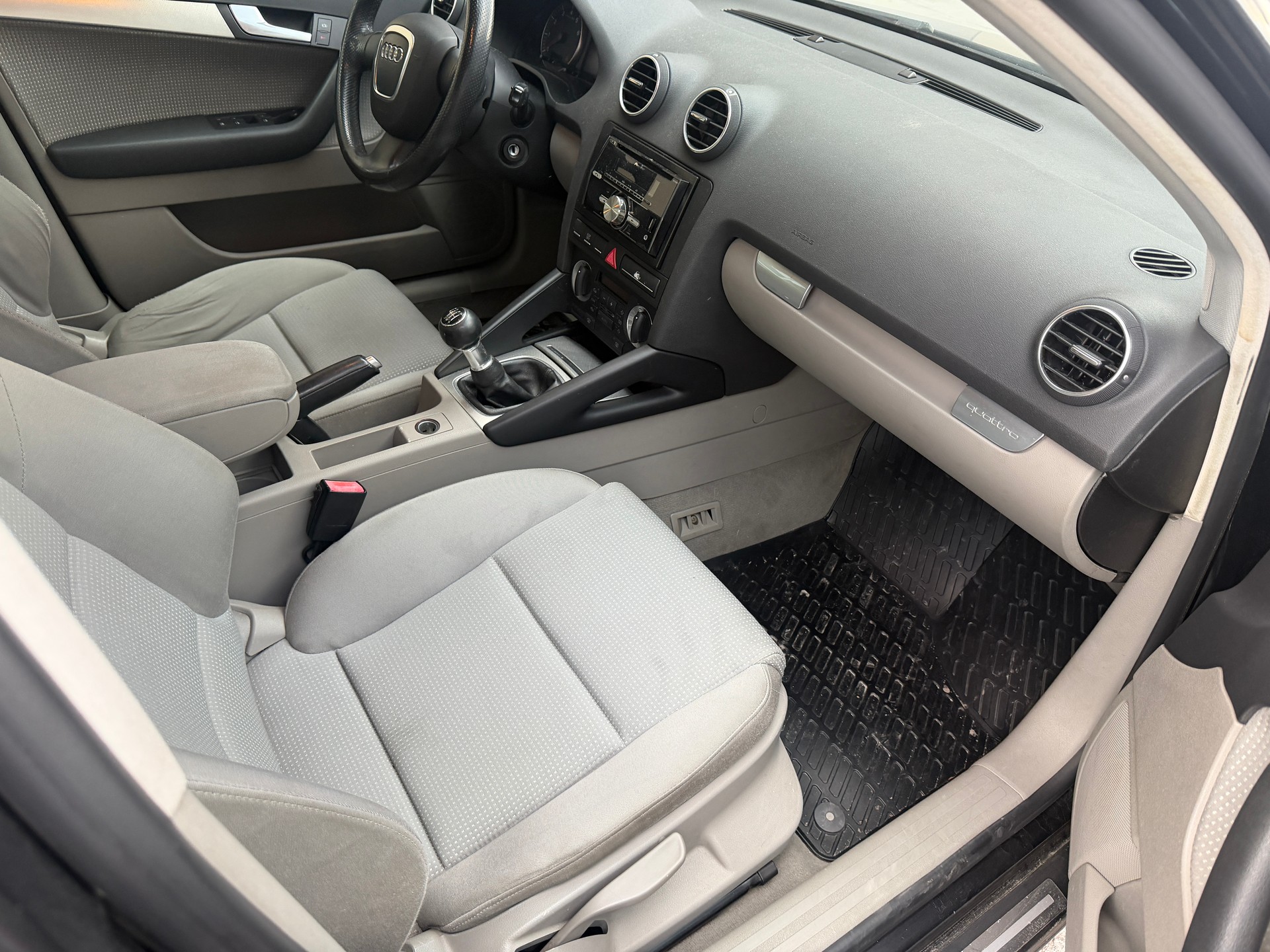 AUDI A3 Sportback 2.0 Turbo FSI Ambition quattro-image-11