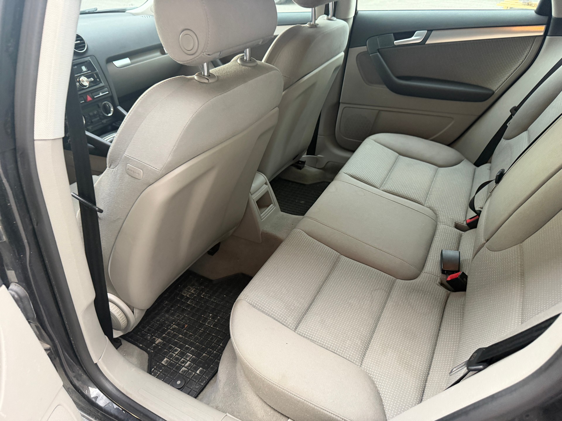 AUDI A3 Sportback 2.0 Turbo FSI Ambition quattro-image-7