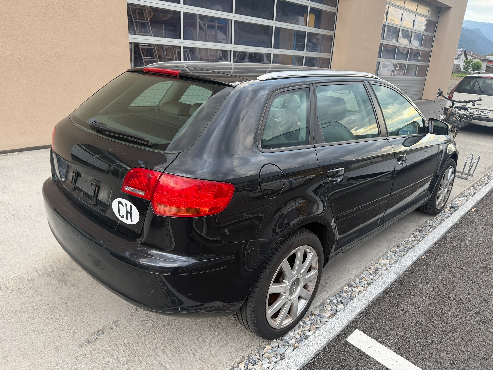 AUDI A3 Sportback 2.0 Turbo FSI Ambition quattro-image-5