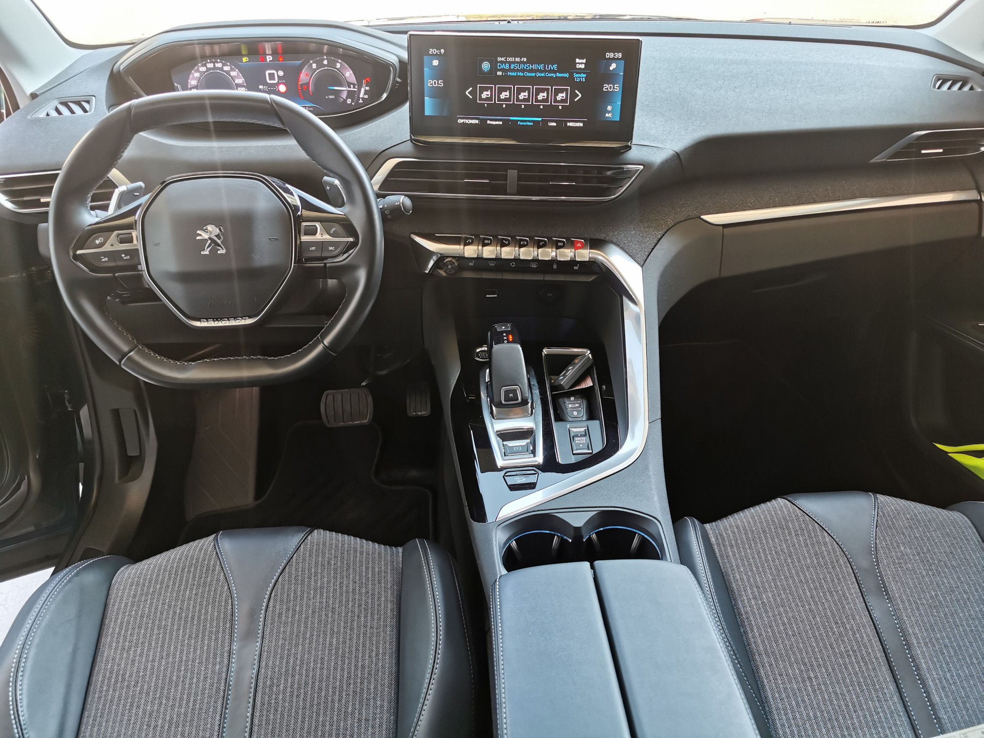 PEUGEOT 3008 1.2 PureTech Allure Pack EAT8-image-6