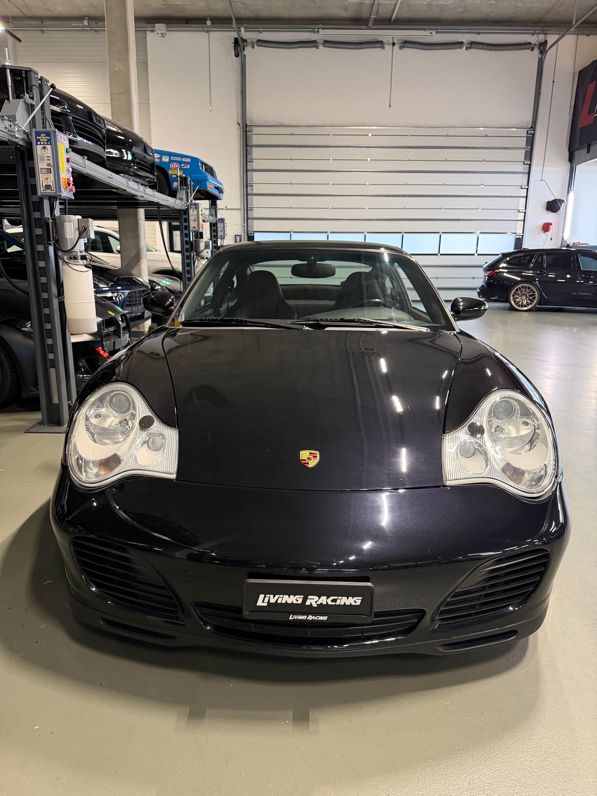 PORSCHE 911 Carrera 4 S-image-4