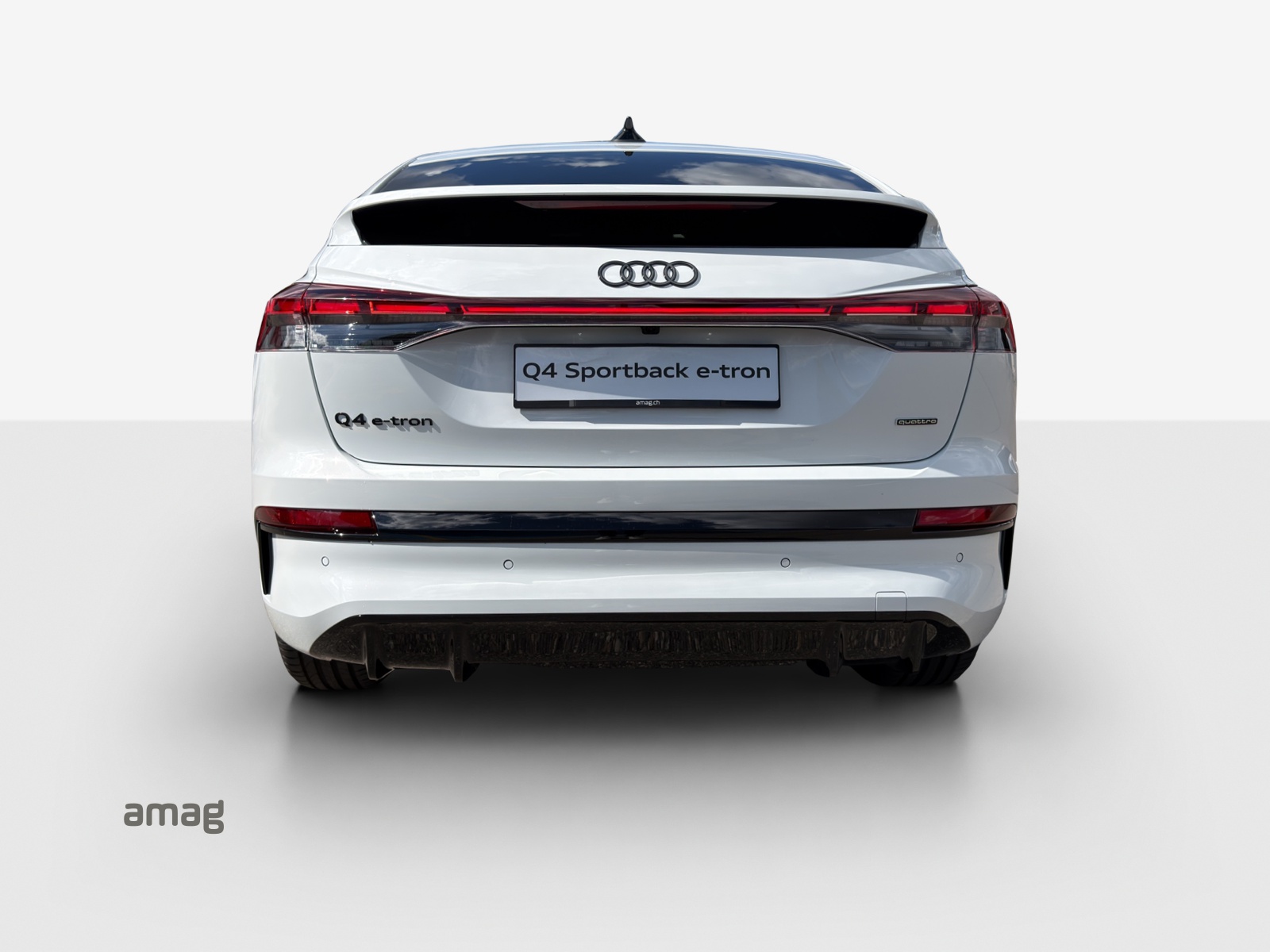 AUDI Q4 Sportback e-tron quattro performance Swiss Ski-showroom-element-3