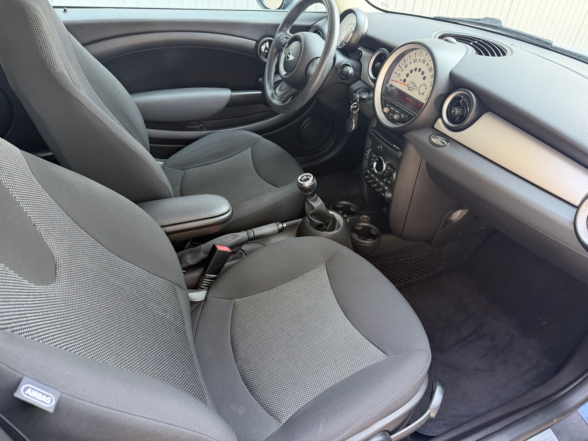 MINI Cooper-image-9