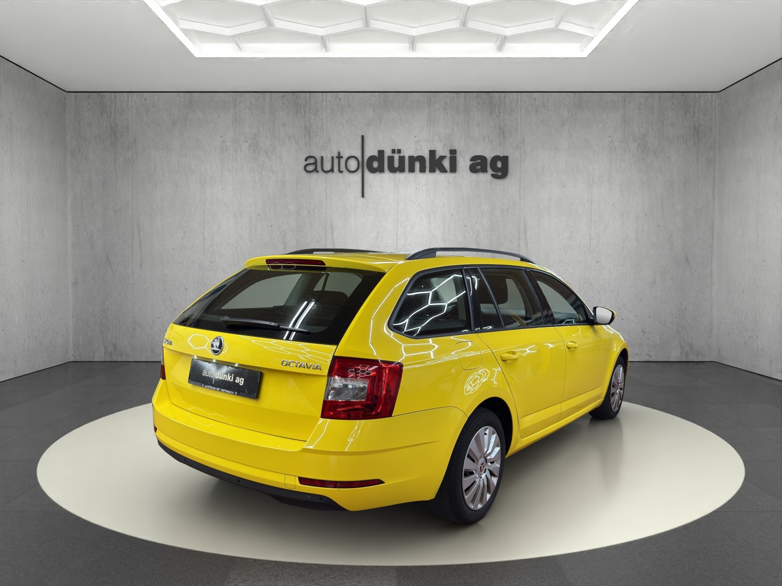 SKODA Octavia Combi 1.5 TSI Ambition DSG-showroom-element-3